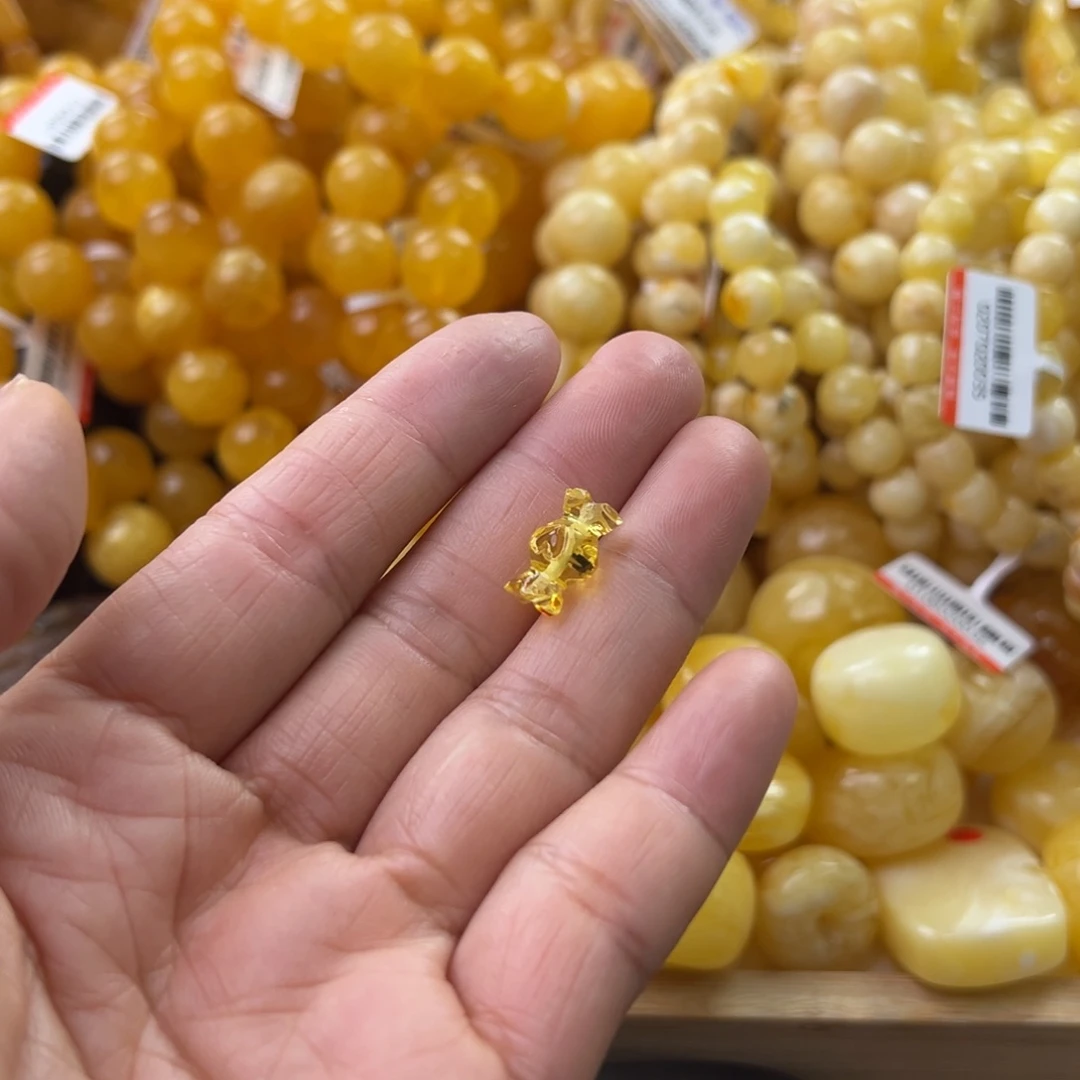 琥珀珠宝奇石未镶嵌