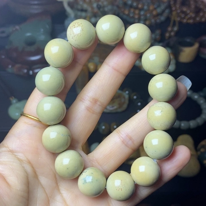 手链未镶嵌岫岩河磨玉（透闪石质玉）