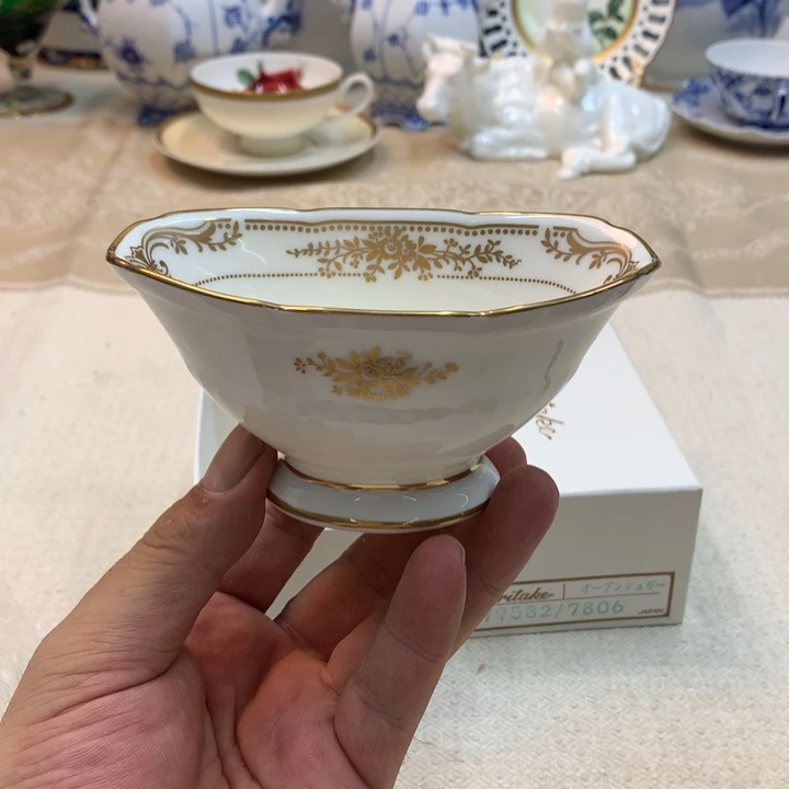 ****朝紫砂金瓷阁精品瓷器店