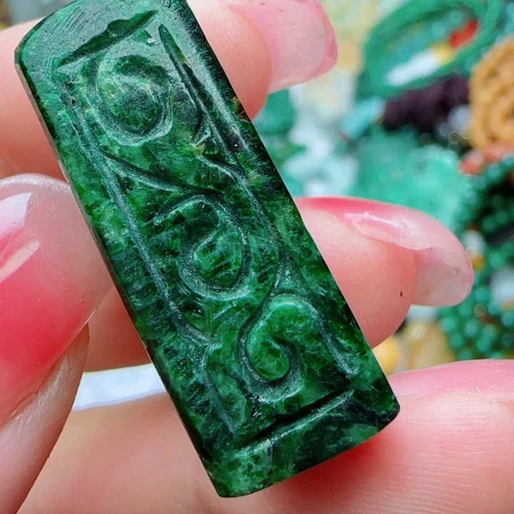 翡翠未镶嵌颈饰天然A货21