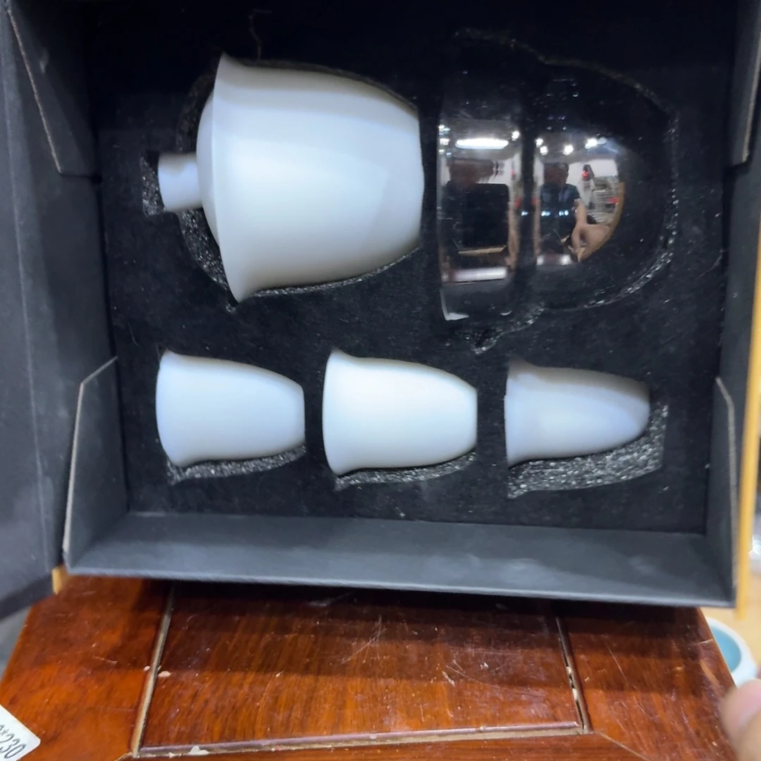 微瑕疵介意勿拍陶瓷器皿W083