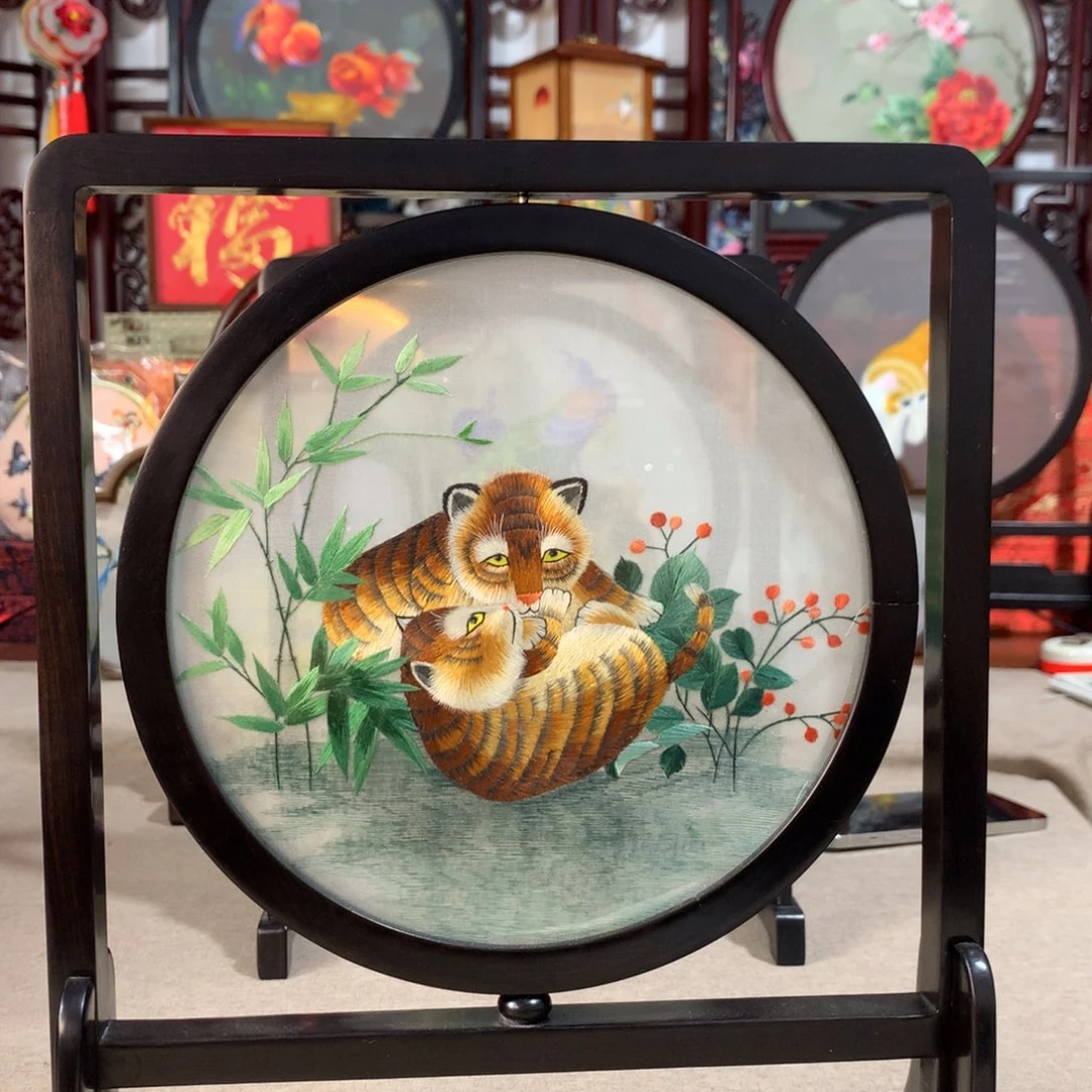 木精品苏绣实木摆件