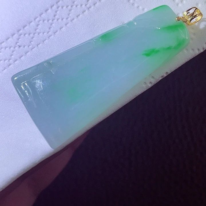 颈饰18K金镶嵌翡翠翡翠