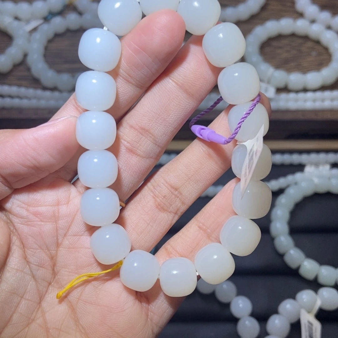 I***拿和田玉未镶嵌手串12m老型