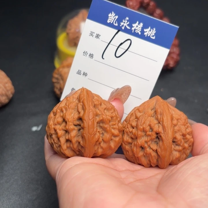人***S吊坠桃核44虎头王