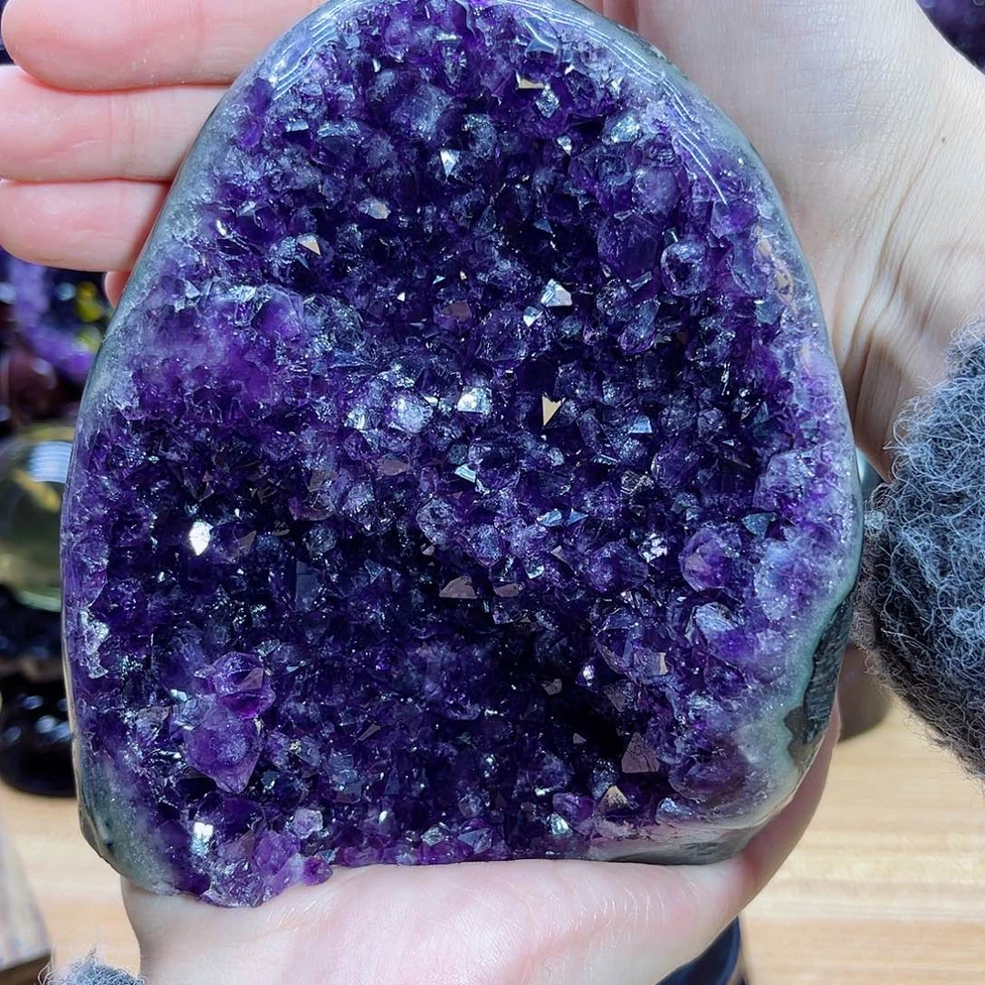 紫晶未镶嵌大型摆件（非配饰）