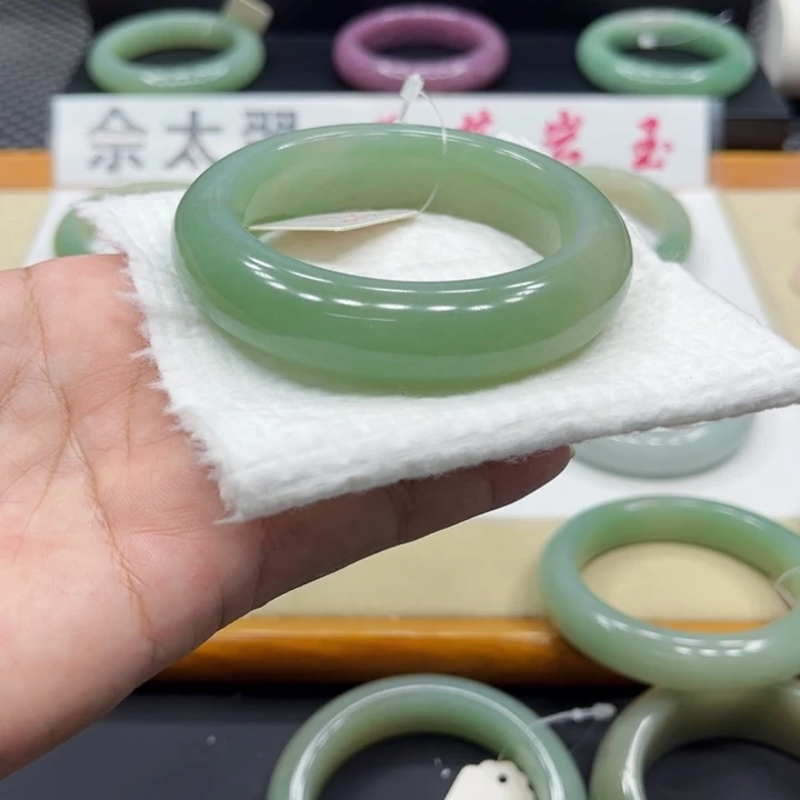 石英质玉手镯未镶嵌欢*