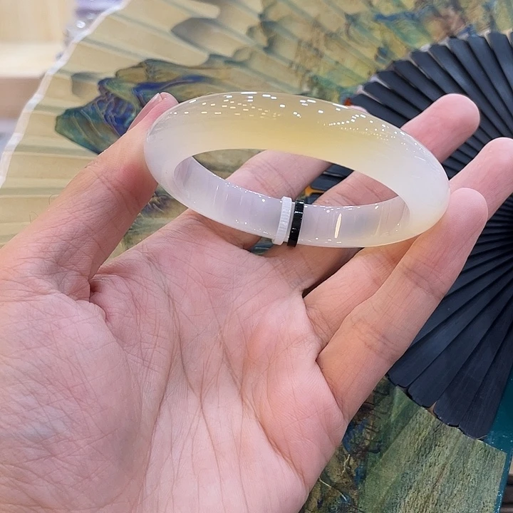 手镯玛瑙/玉髓未镶嵌