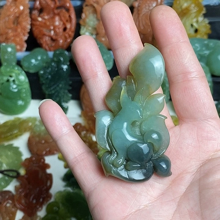 未镶嵌蛇纹石玉颈饰