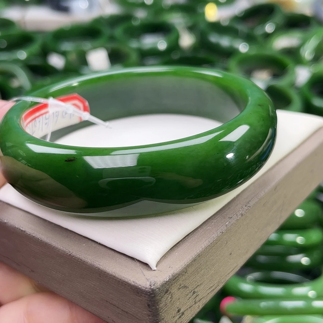 未镶嵌手镯和田玉（碧玉）