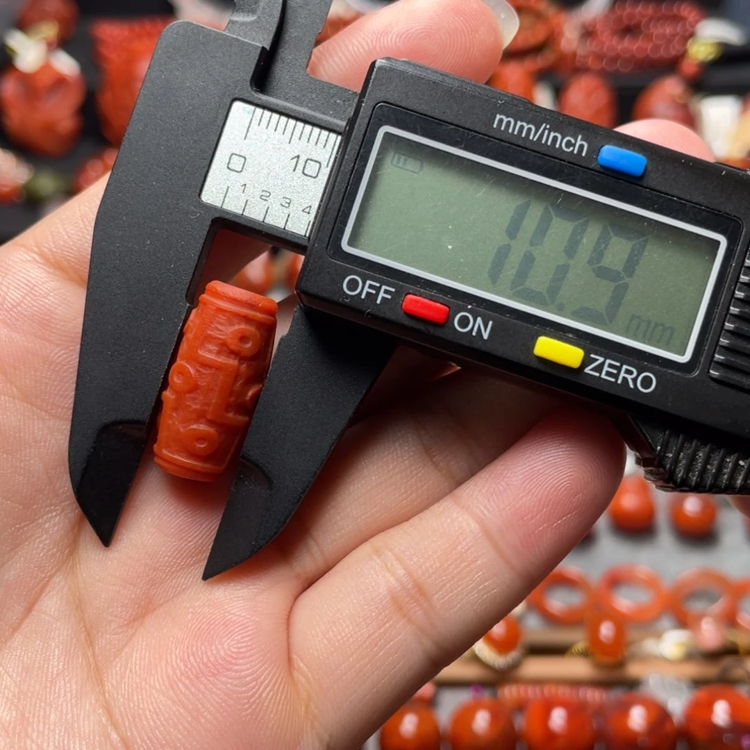 南红玛瑙未镶嵌雕刻桶珠