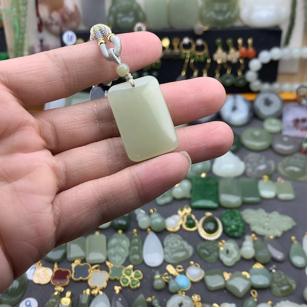 和田玉未镶嵌吊坠(不含链)