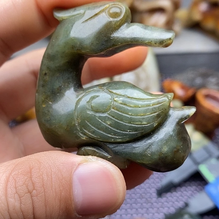 未镶嵌蛇纹石玉颈饰