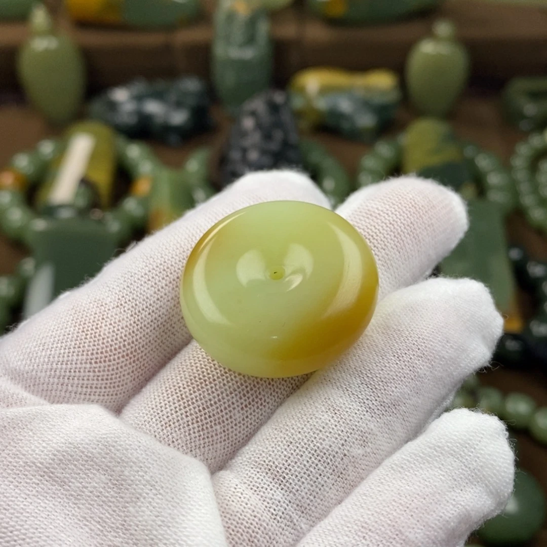 岫岩老玉（透闪石质玉）未镶嵌颈饰