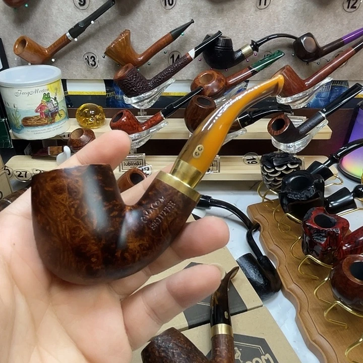 用****6烟斗是用一块铁