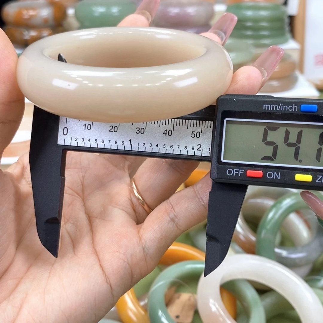 石英岩玉手镯未镶嵌