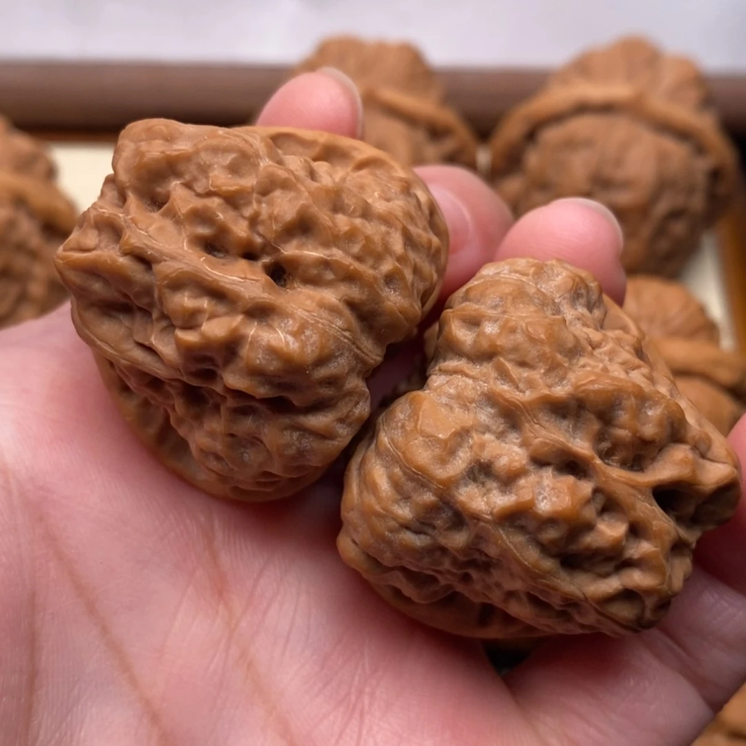 【闪购商品】把件文玩核桃边35左右