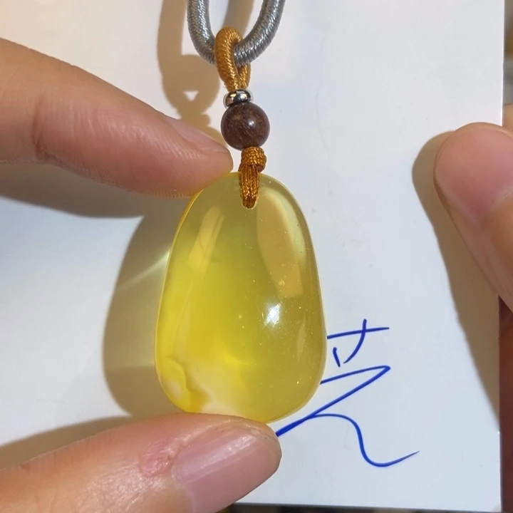 未镶嵌琥珀珠宝奇石
