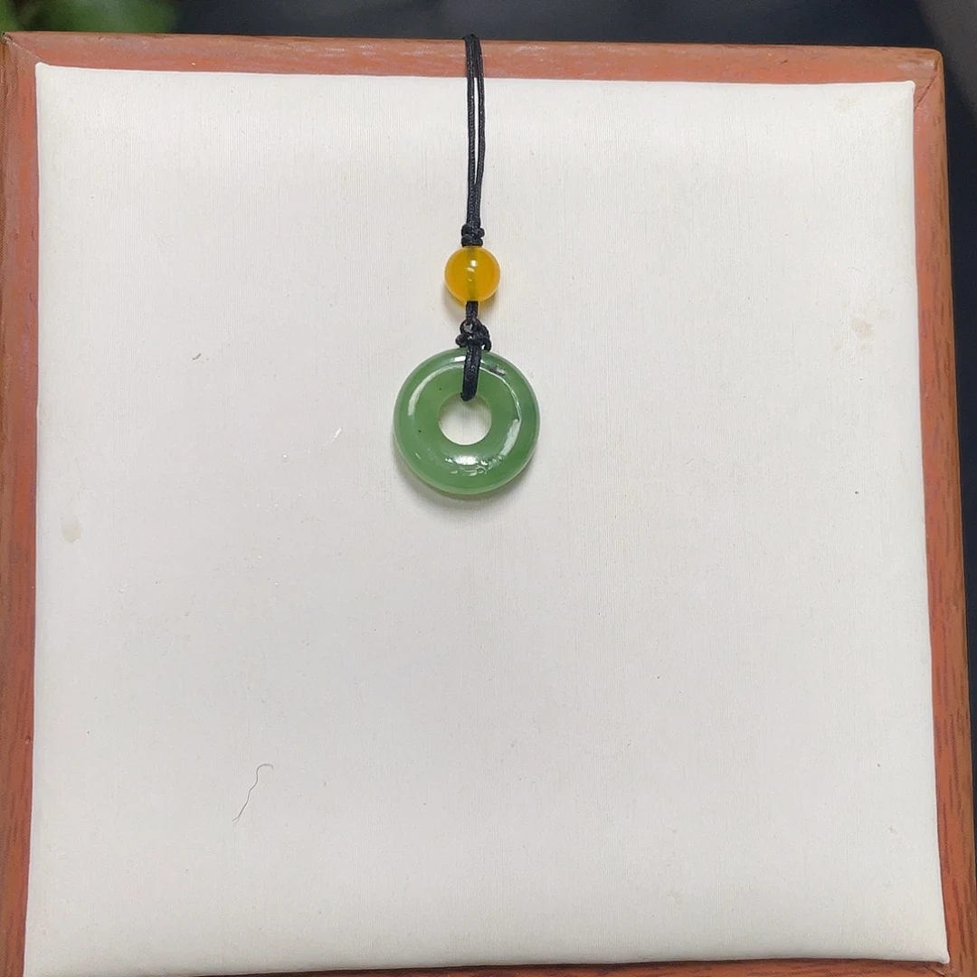 和田玉未镶嵌车挂