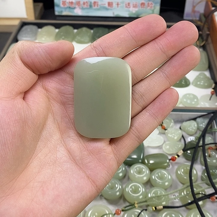 ****颈饰未镶嵌和田玉