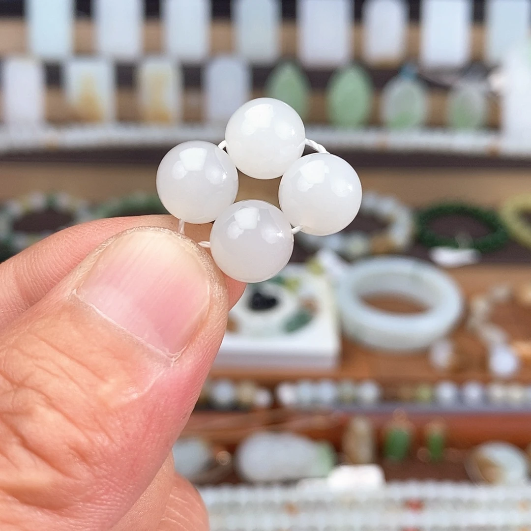 丁***花和田玉未镶嵌颈饰10mm单珠4颗