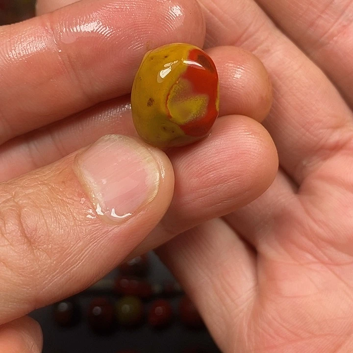南红玛瑙未镶嵌挂件