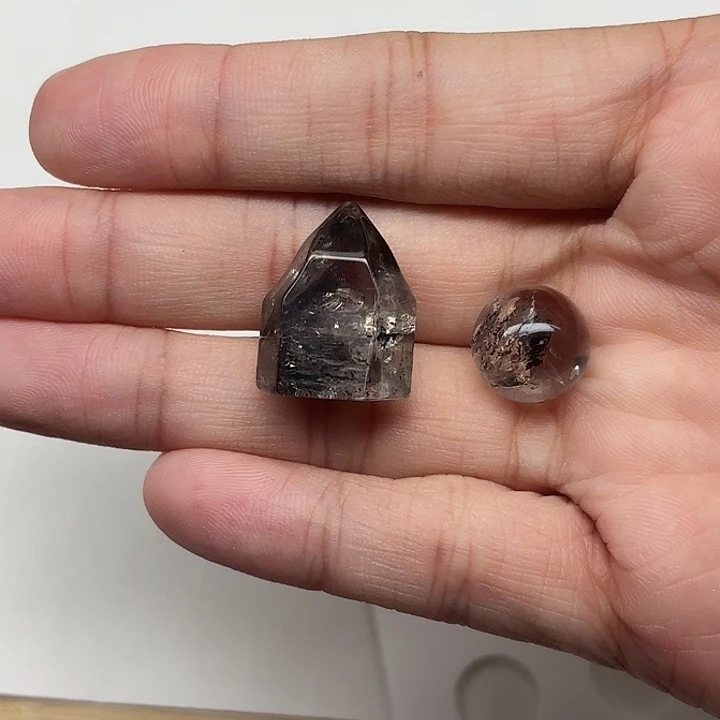 橘***水未镶嵌水晶颈饰2颗闪灵钻