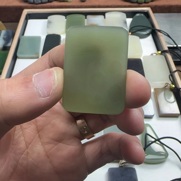 和田玉颈饰未镶嵌嗯**✔