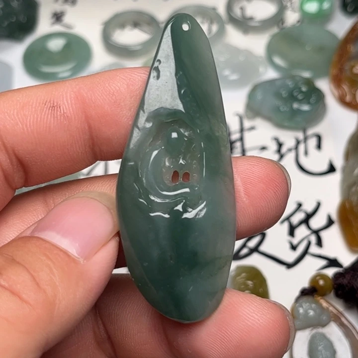 翡翠未镶嵌颈饰悟道