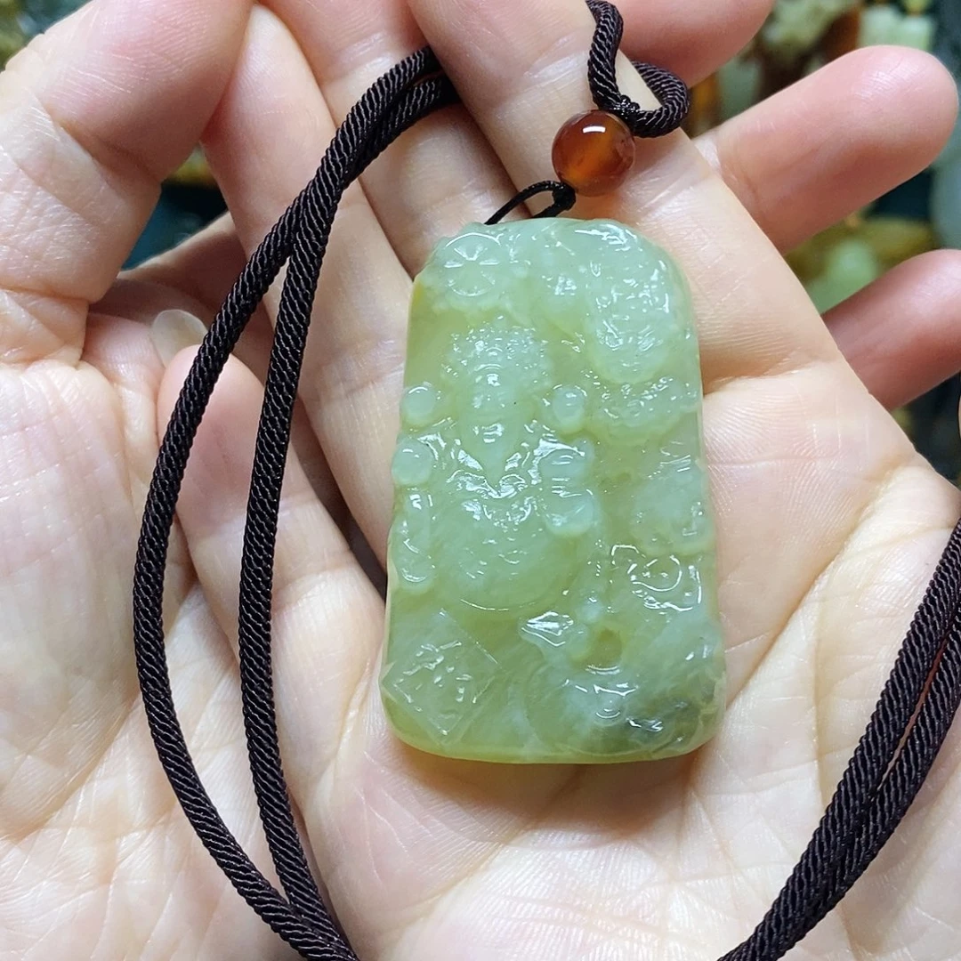 岫玉未镶嵌吊坠(赠链)