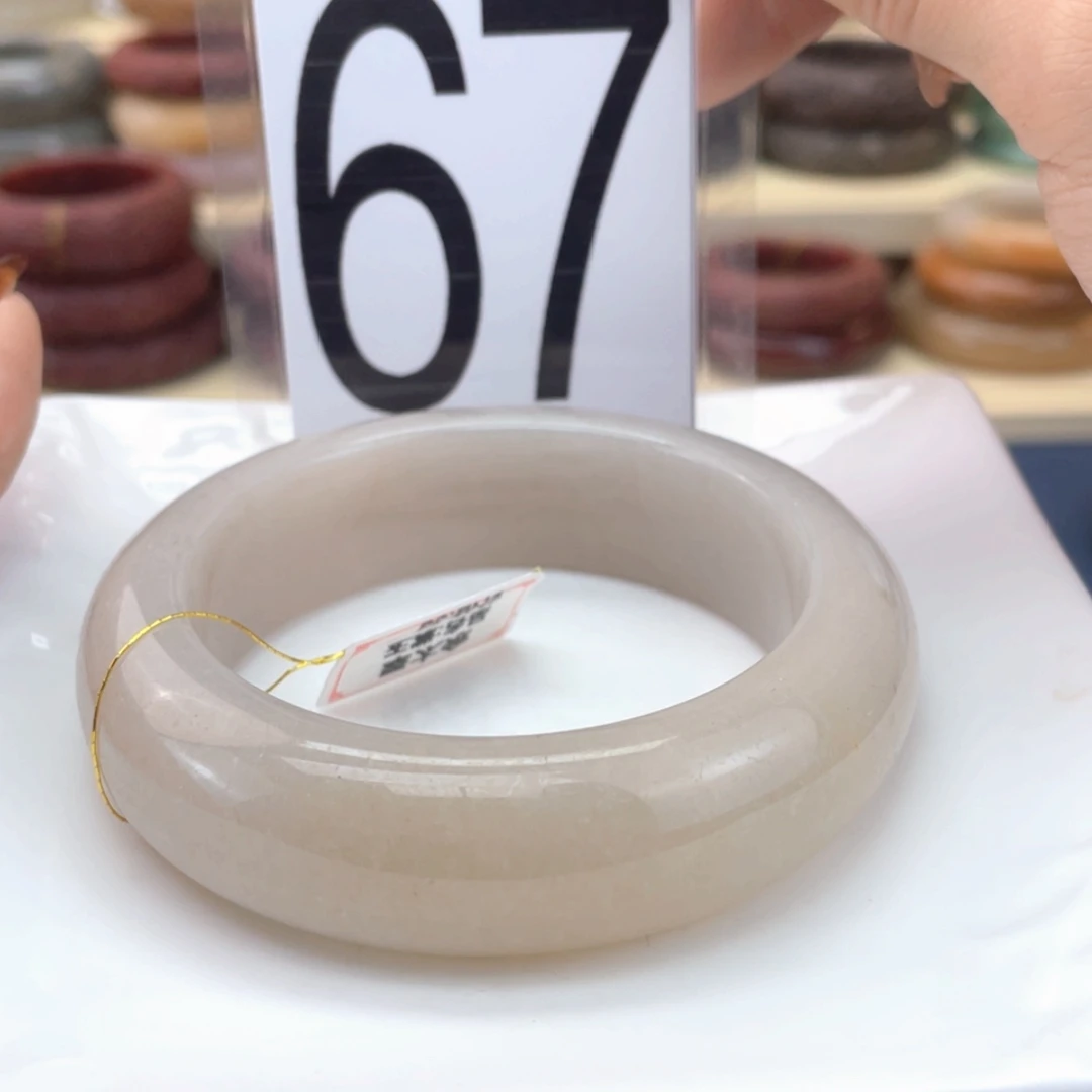 【闪购商品】石英质玉手镯未镶嵌