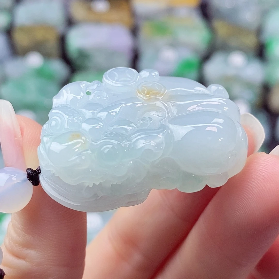 颈饰未镶嵌翡翠天然