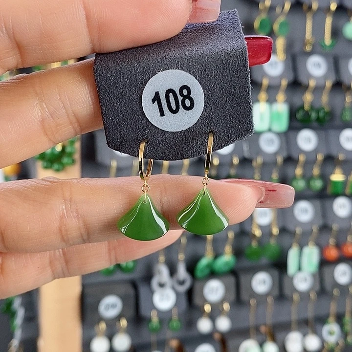 和田玉耳饰18K金镶嵌