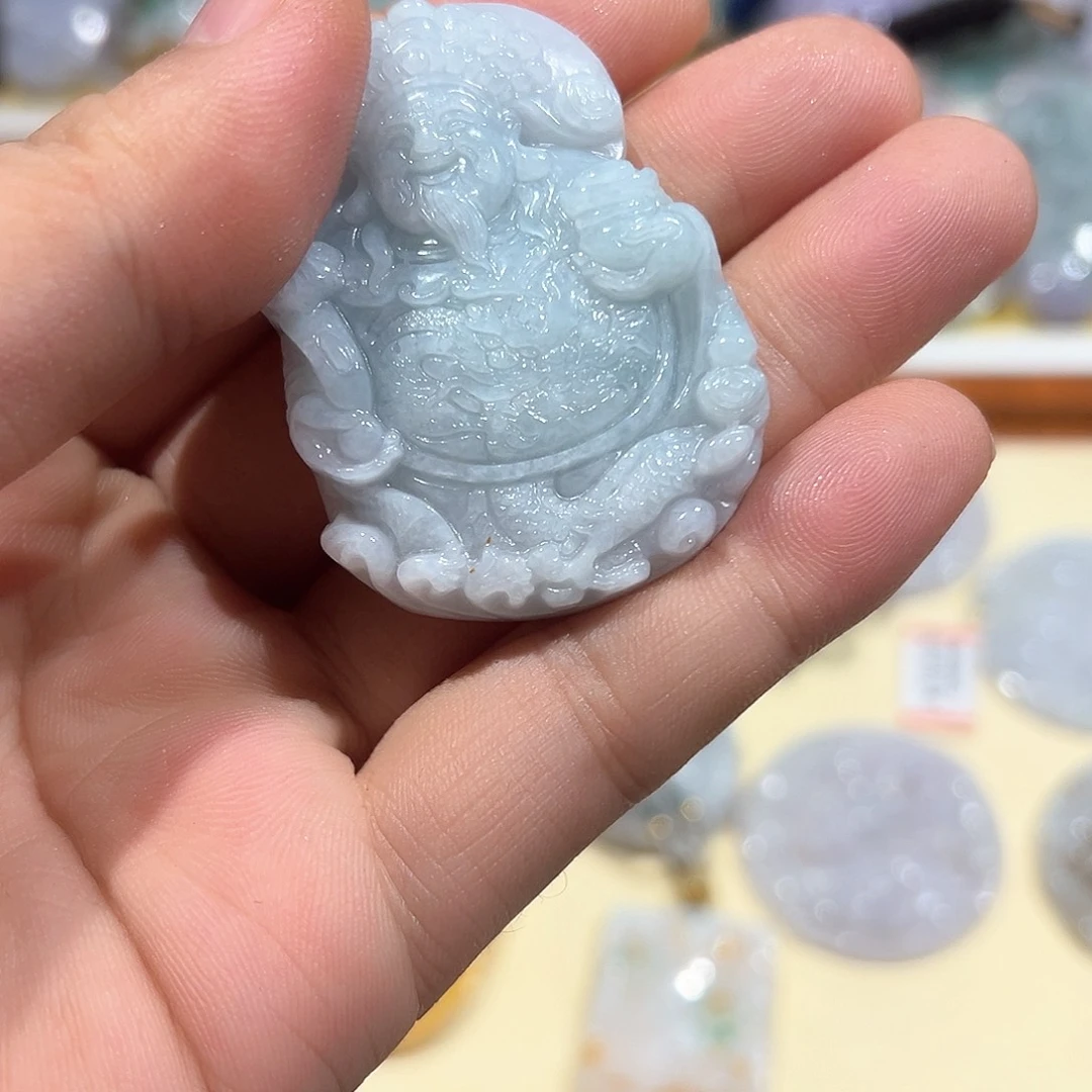 翡翠未镶嵌颈饰挂件