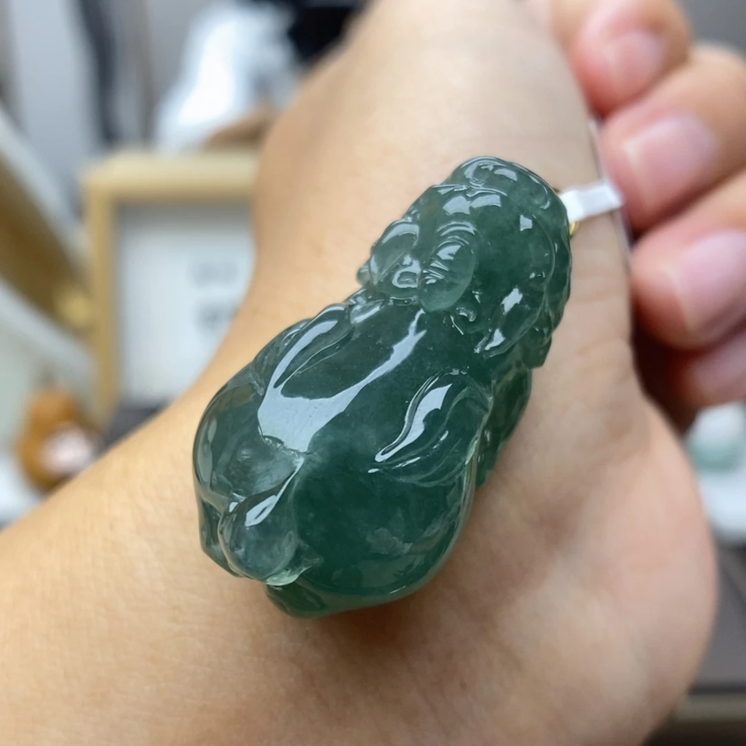 【闪购商品】颈饰18K金镶嵌翡翠飞天貔貅26