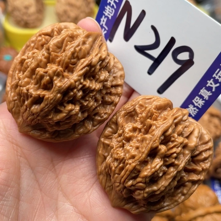 文玩核桃把件虎头