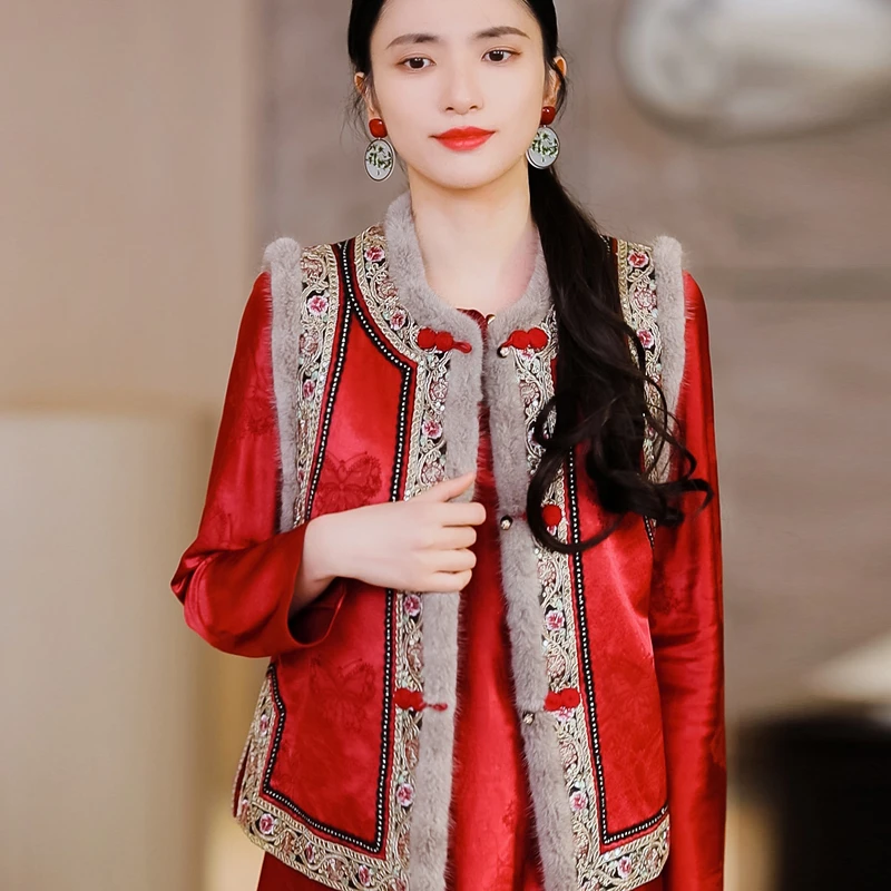 复古日记“福蝶”新中式红色拜年服丝羊毛提花红色绣花马夹247E5525