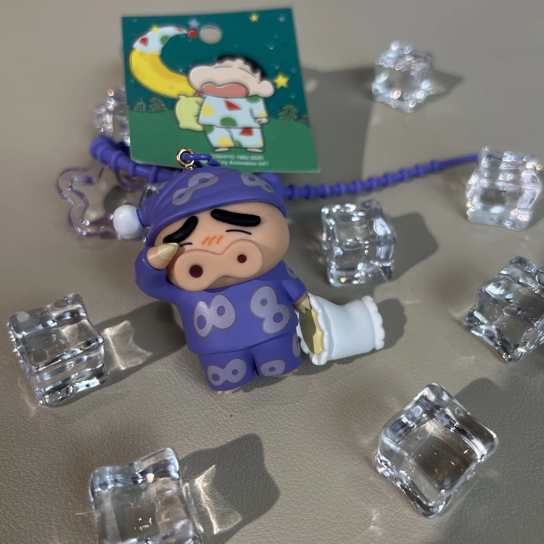 【酥糖潮玩】正版小新钥匙挂件手机挂件-左卫门睡衣