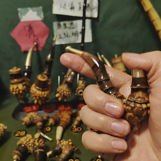 ****哥贵州特色竹根烟斗工艺品手把件