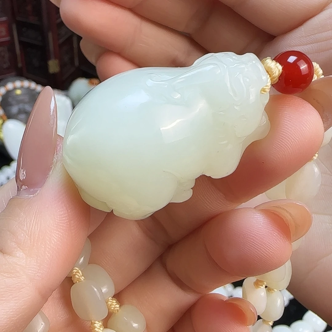 和田玉未镶嵌颈饰定制发货