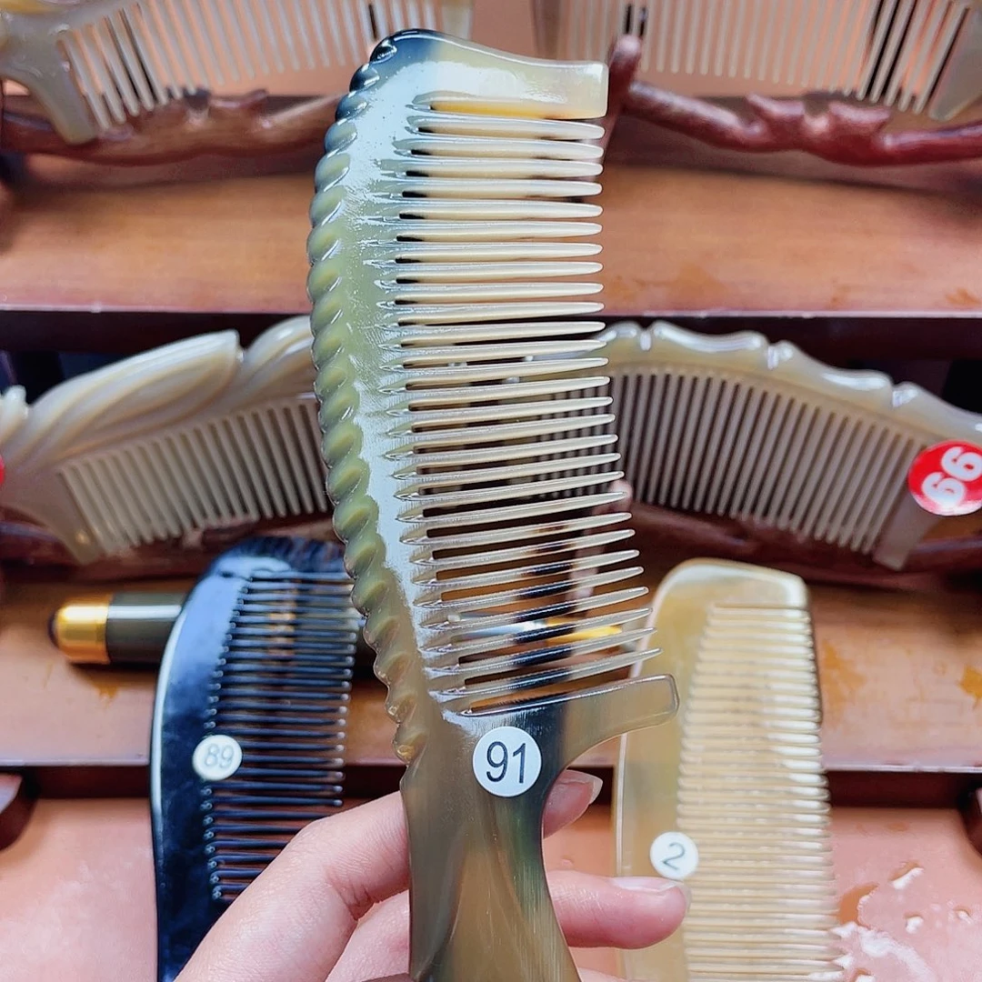 纯手工制作的牛角梳91