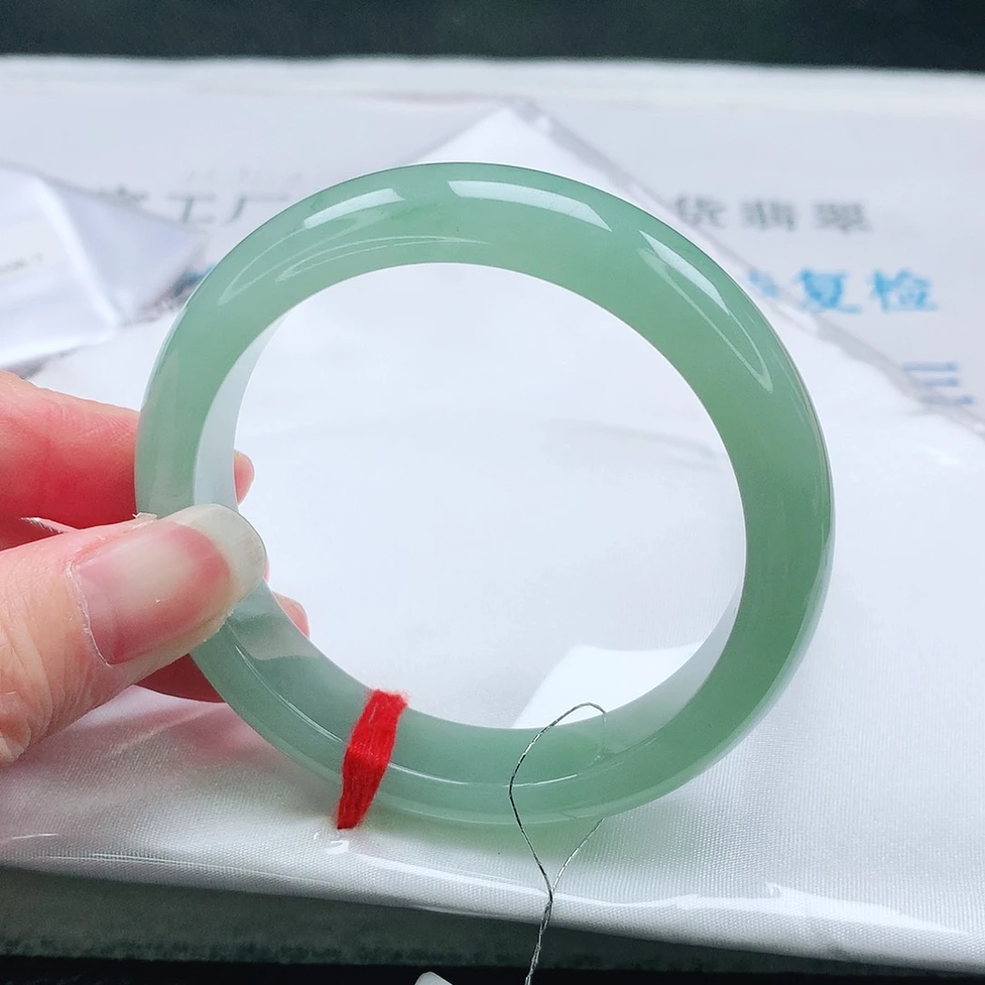 @***爱翡翠手镯未镶嵌54圈