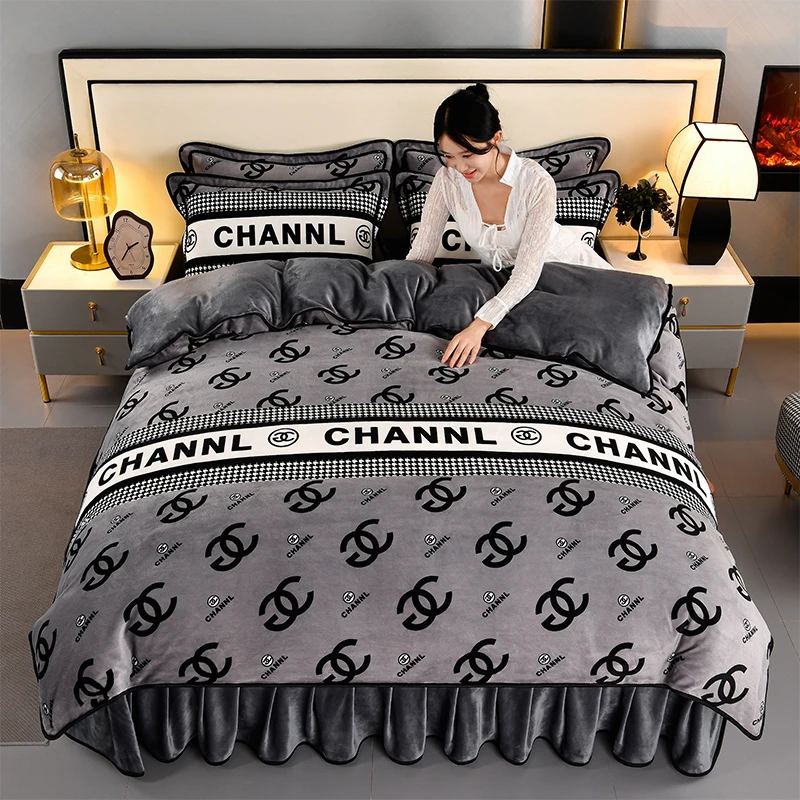 （活动中）防静电8-9斤高克重双面绒加厚保暖牛奶绒被套四件套床裙.