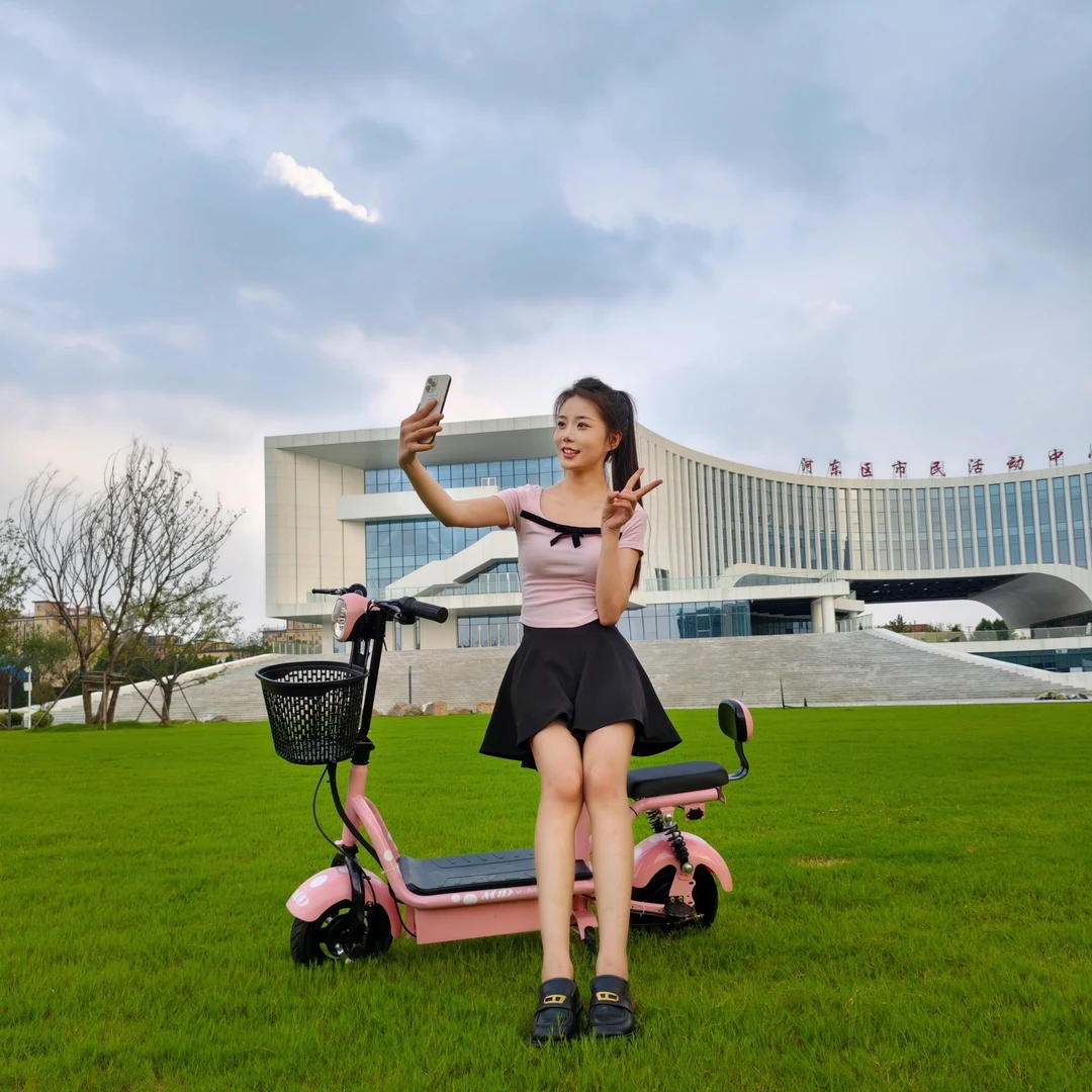 高颜值折叠滑板车亲子出行必备