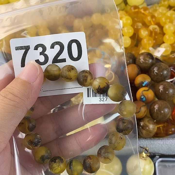 蜜蜡未镶嵌珠宝奇石