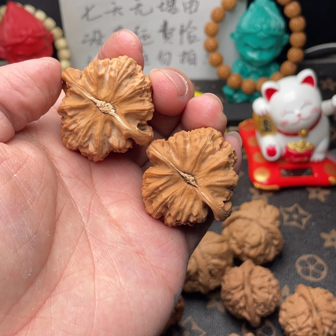 核桃把件大*花38无修白狮子