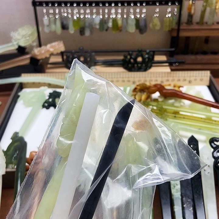 岫玉发簪未镶嵌怀**兔