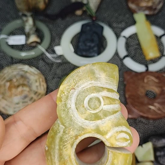 吊坠龙脊菩提物件优美，欢迎咨询
