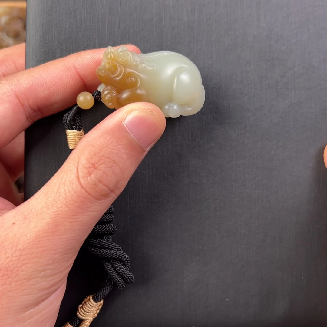 和田玉（青白玉）未镶嵌颈饰