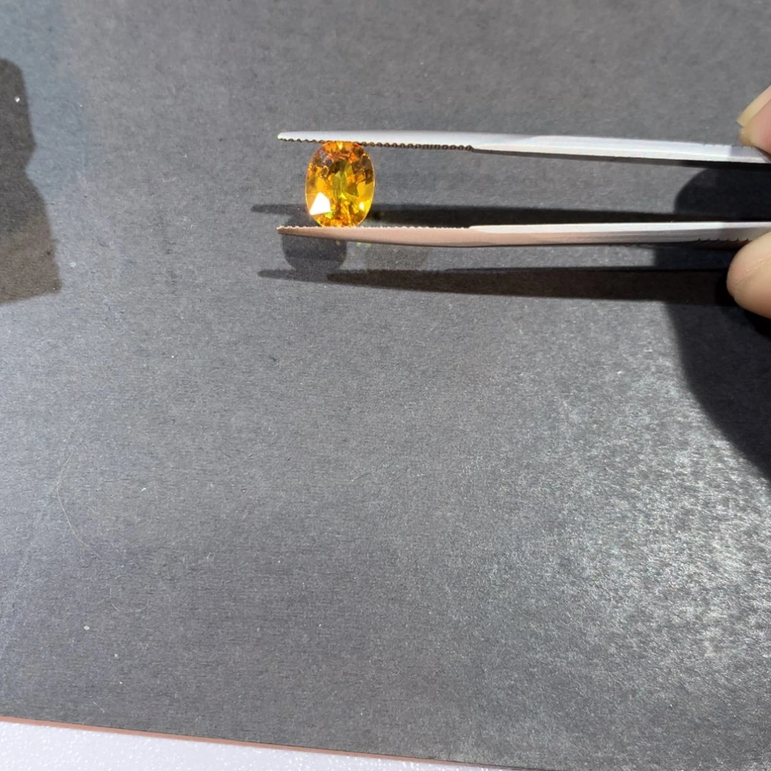 彩色蓝宝石裸石2.76克拉